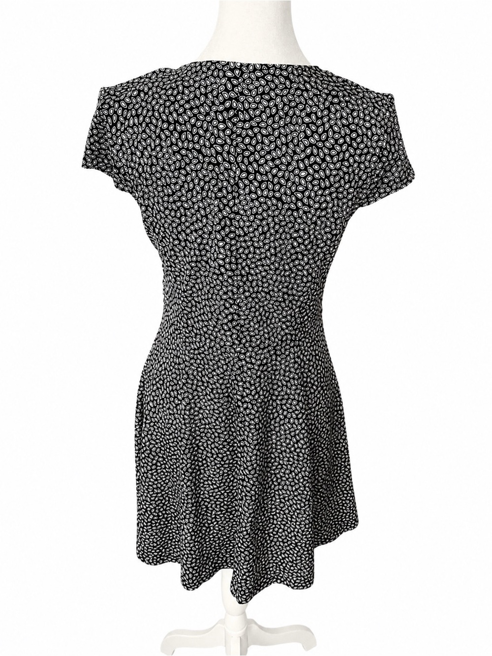 Lark & Ro Black & White Cap-Sleeve V-Neck Fit-and-Flare Dress - Picture 3 of 3